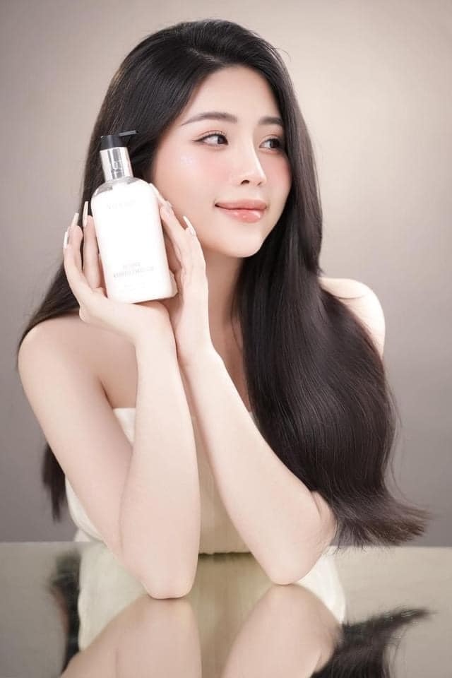 Dầu xả Vi jully giúp tóc suôn mượt, mềm mại