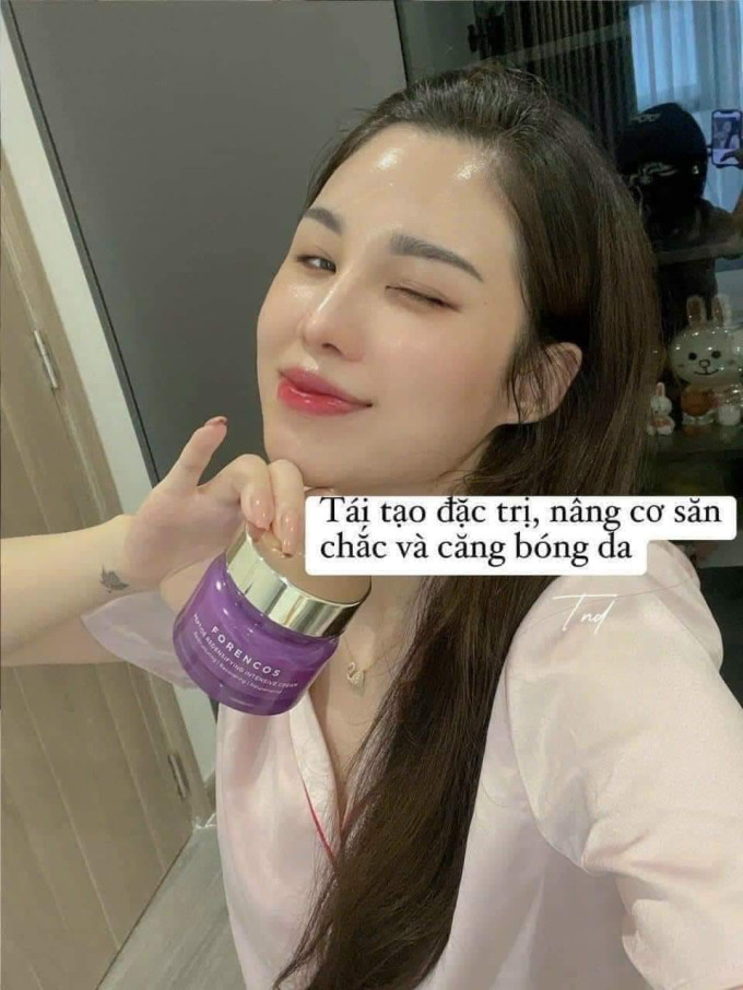 Làm sáng da, giúp xóa mờ các đốm nâu, vết thâm nám và tàn nhang một cách hiệu quả.