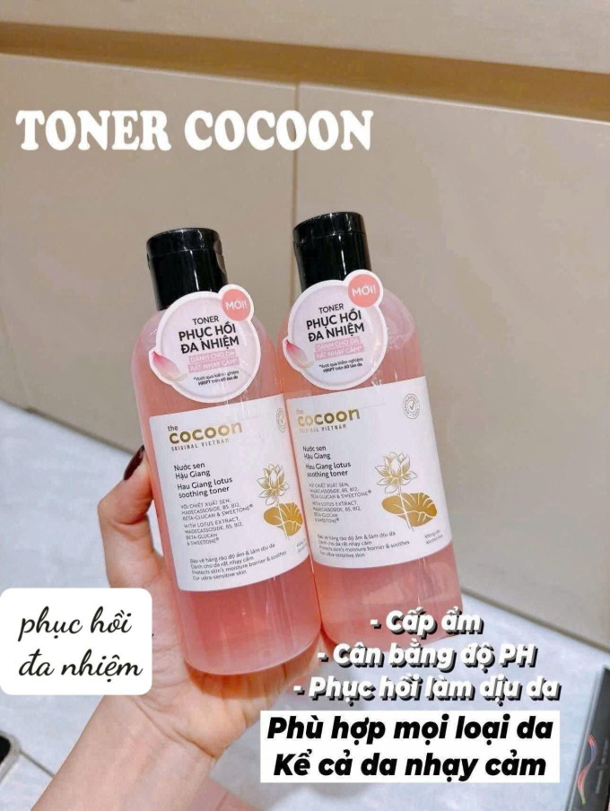 Cấp ẩm sâu giúp da luôn mềm mịn và căng mướt.